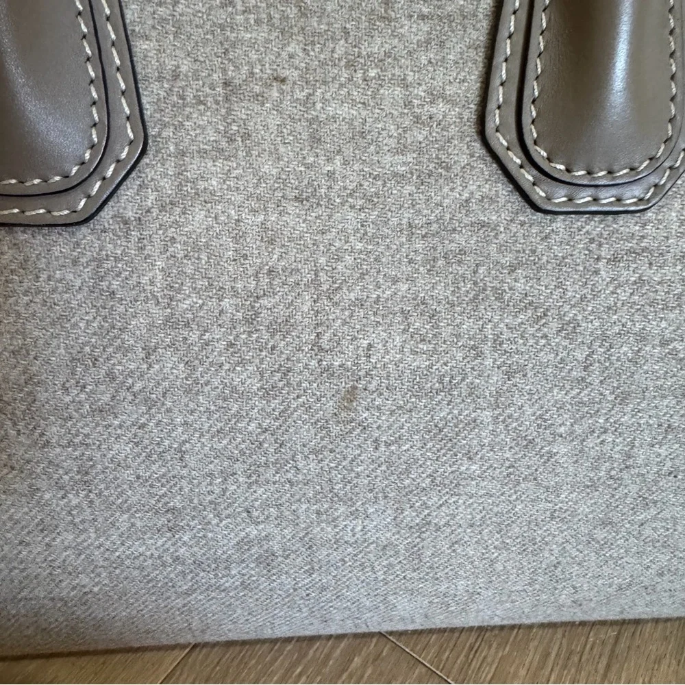 Givenchy Antigona Wool/Leather Bag - Picture 8 of 15